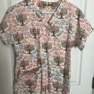 Holiday 2 pocket Vneck scrub top ‘Happy Hanukah’ szS